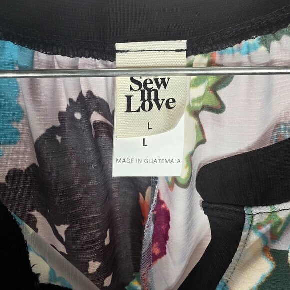 Sew in Love Woman's Short Sleeve Floral Blouse Size Large - Picture 4 of 7